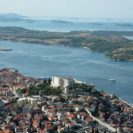 Adi * Šibenik