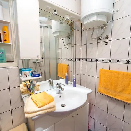 Adi Apartment *