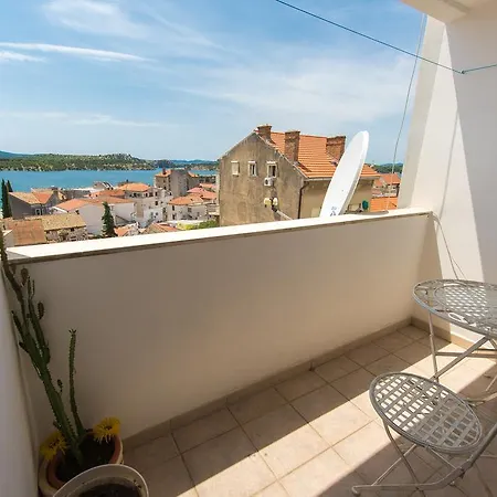 Adi Apartment